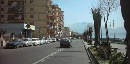 Torre del Greco. Autista di autobus di linea frena bruscamente, passeggero finisce in ospedale