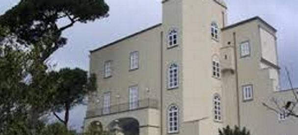 Torre del Greco, chiusa per lavori la biblioteca nella storica Villa Macrina