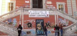 striscione-ragazzo-ferito-portici_2016