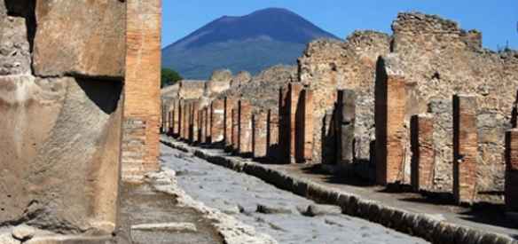 Scavi Pompei, Scoperta a luci rosse