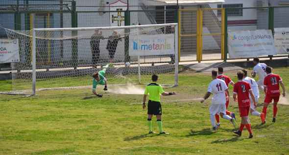 Turris sconfitta anche ad Aversa, nessuna novità sul futuro societario