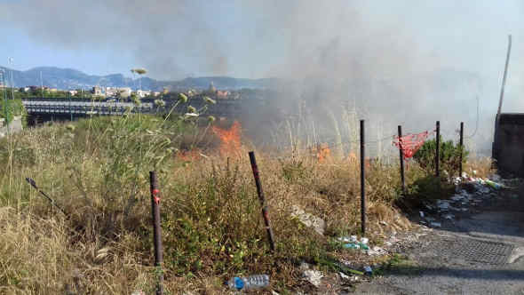 Incendio nei campi rom, il comune al lavoro