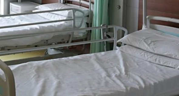 Napoli, genitori di una paziente picchiano infermiera
