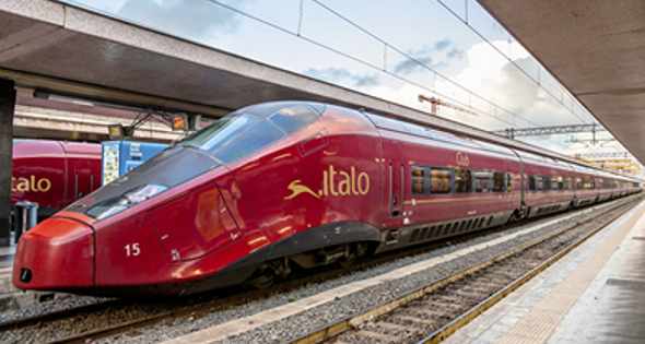 Treno “Italo” fermo vicino Napoli, odissea per i passeggeri