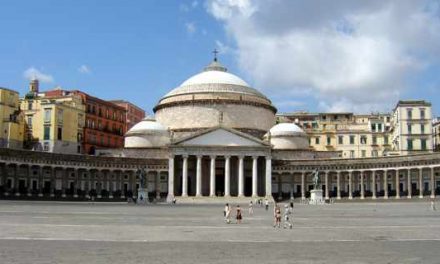 Restate a Napoli 2022: rassegna gratuita di musica e teatro a Piazza del Plebiscito