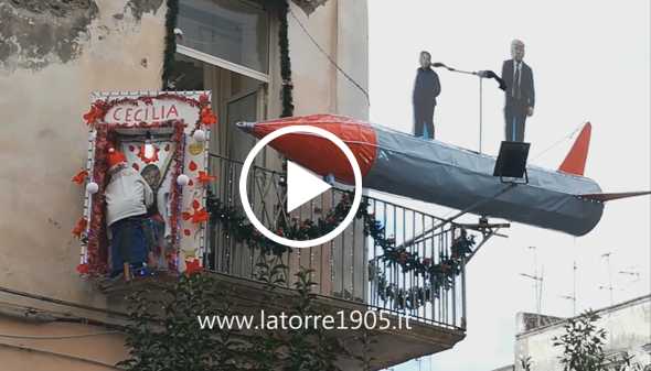 Il balcone natalizio più originale di Italia è made in Torre del Greco