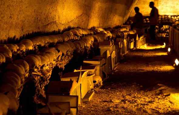 Appuntamenti: Grotta di Seiano, il colle di San Potito, Villa Fondi, il Cimitero delle Fontanelle