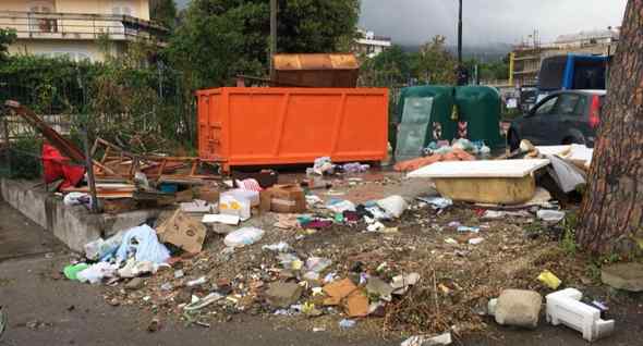 Raccolta rifiuti a Torre del Greco, parte il nuovo servizio di gestione da maggio