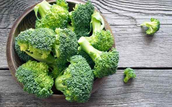 Broccoli: 10 buoni motivi per mangiarli