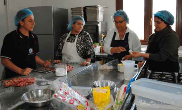 Senza glutine, corsi per preparare impasti per le pizze al Casale Alpega a Sarno