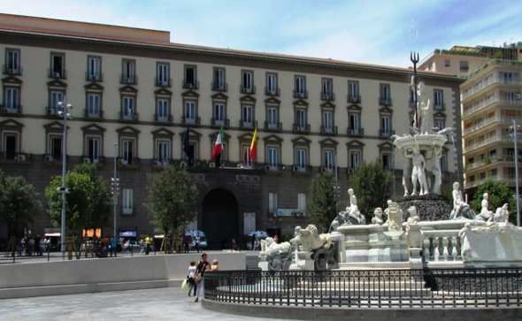 Artigiani di San Gregorio Armeno omaggiamo le donne maltrattate