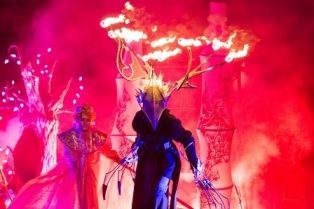 Ercolano, trampolieri ed effetti pirotecnici: il Winter Festival chiude a Villa Letizia