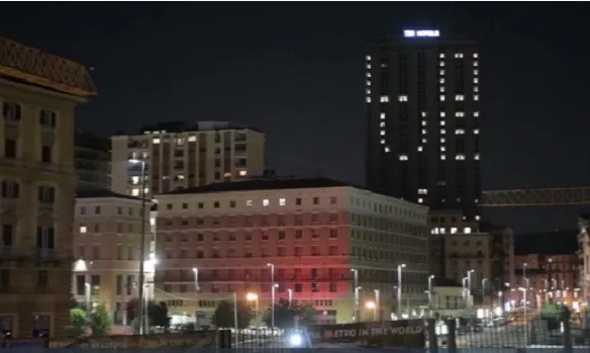 Emergenza coronavirus. Su un grattacielo a Napoli si illumina la parola “Love”