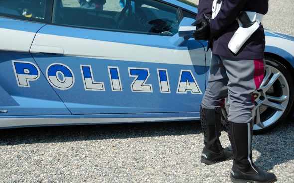 Napoli, denunciato un parcheggiatore abusivo che percepiva il reddito di cittadinanza