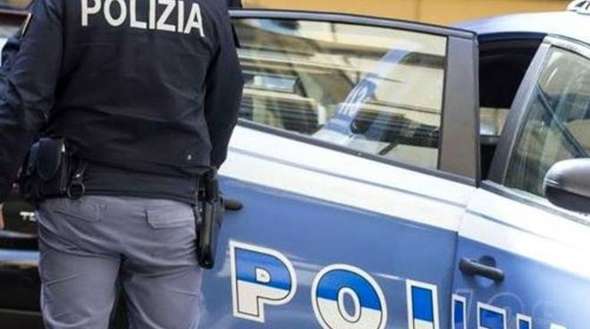 Rapina con calci e pugni ad un uomo, arrestato 21enne della Guinea