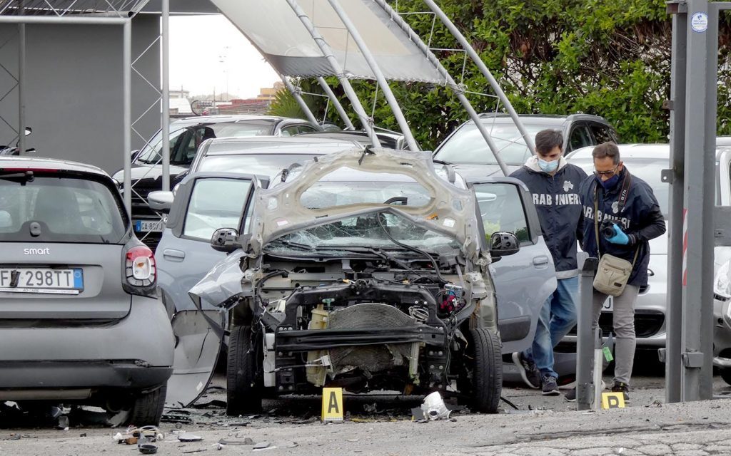 Torre Annunziata, bomba in una concessionaria d’auto: la condanna del sindaco