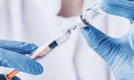 AstraZeneca ritira il suo vaccino anti Covid: potrebbe provocare “trombosi rare”