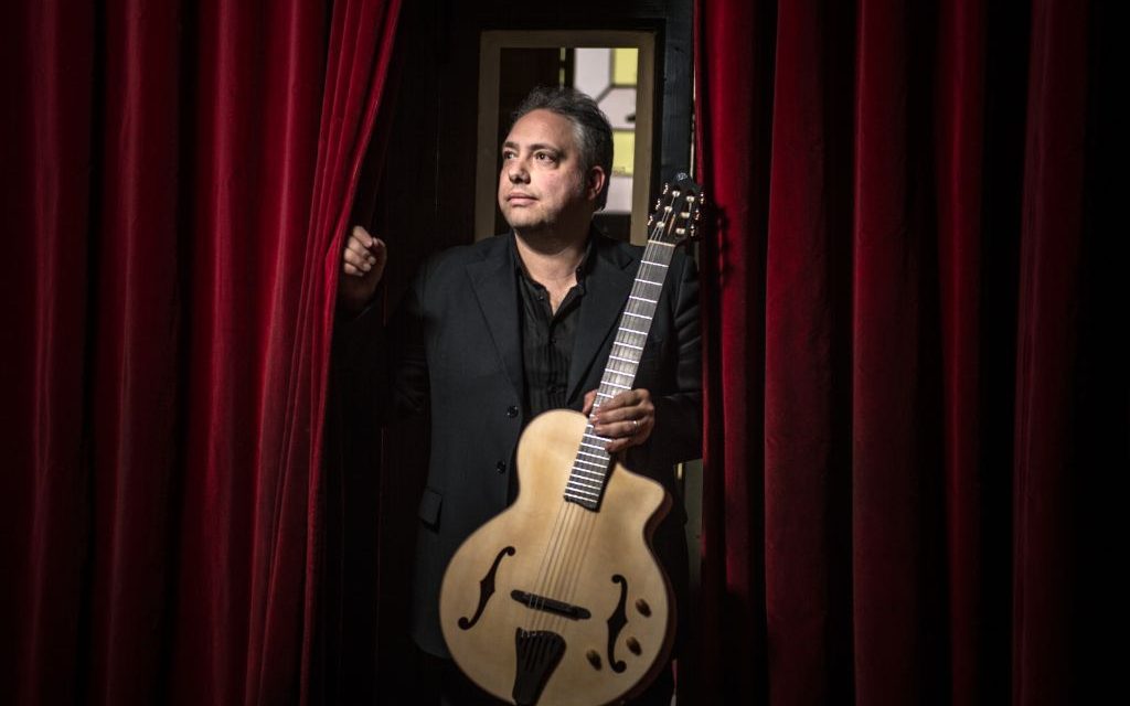 «Regali di Natale» di Francesco Buzzurro per la prossima tappa del Festival «Torre Annunziata tra memoria e identità»