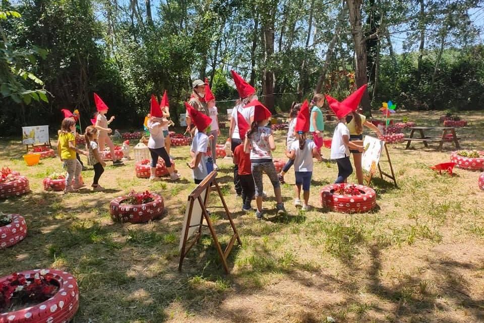 Strambosco: l’educazione Montessori tra fate, gnomi e natura