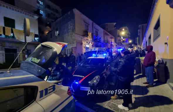 Torre del Greco, esplode una bombola del gas e fa tremare un intero quartiere: feriti