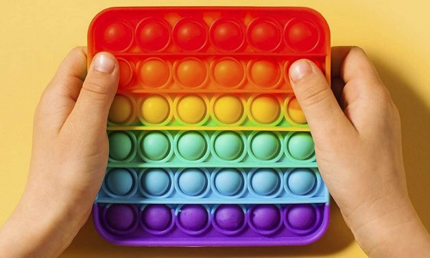 Pop-it non conformi alle normative, maxi sequestro della Polizia Municipale