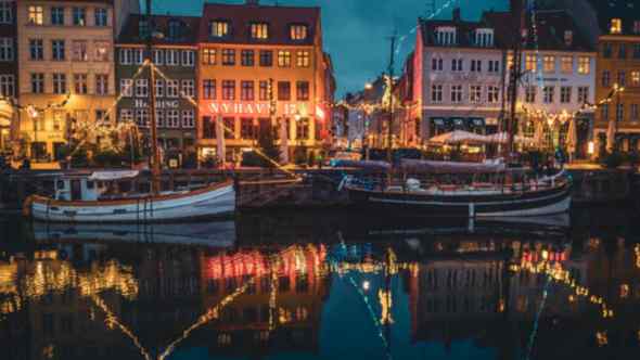 Covid, Danimarca abolisce tutte le restrizioni