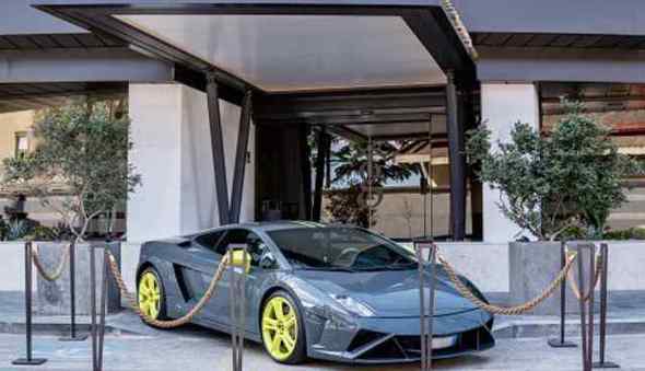 Lamborghini show: con i “Bull Days” i bolidi a Napoli e Sorrento