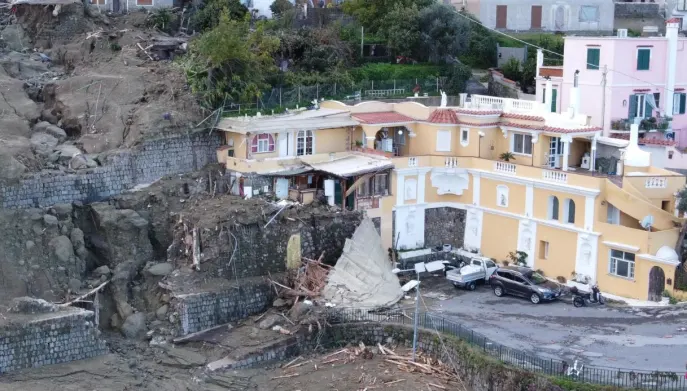 Ischia/Casamicciola. Aiuti all’isola verde anche da San Giorgio a Cremano