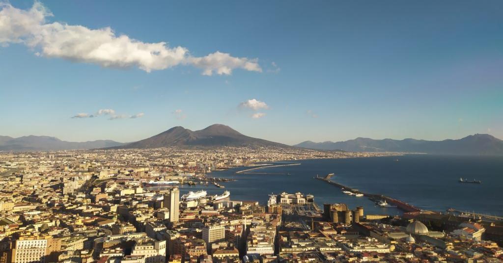 Sole e clima mite per la Candelora, a Napoli e provincia il proverbio dice ‘dell’inverno sèmo fora’