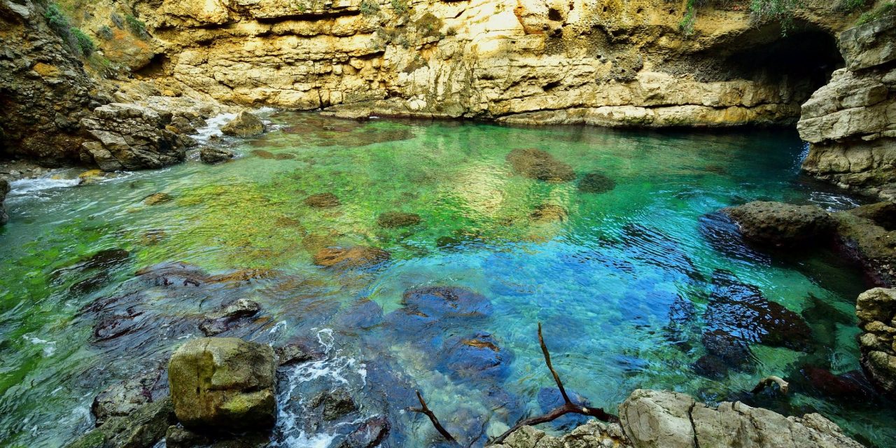 E’ in Campania la meravigliosa piscina naturale che una volta era rifugio di amanti e reali: scopri di più