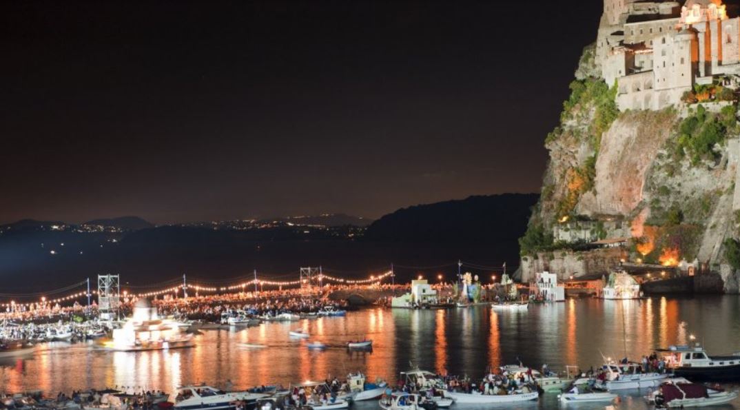 A Ischia ogni anno c’è un evento unico al mondo: ecco la grande Festa tutta da scoprire