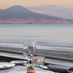 In una location da cartolina c’è la cucina del primo ristorante stellato di Napoli: tradizione e innovazione sono di casa