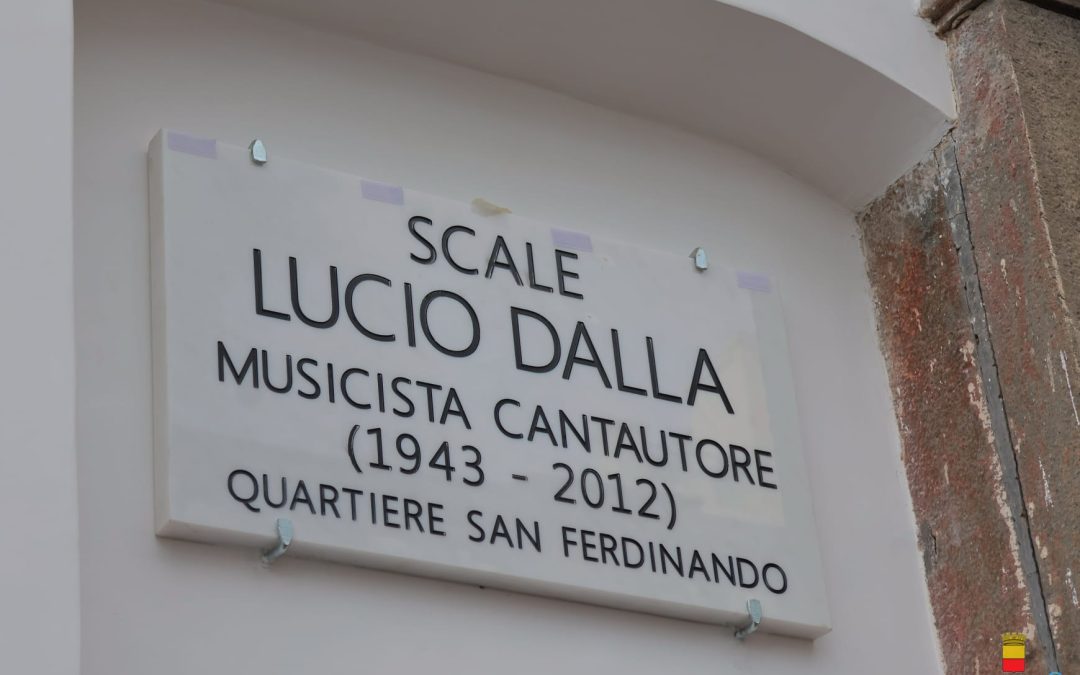 Napoli omaggia Lucio Dalla, il musicista cantautore bolognese che aveva legame viscerale con la città