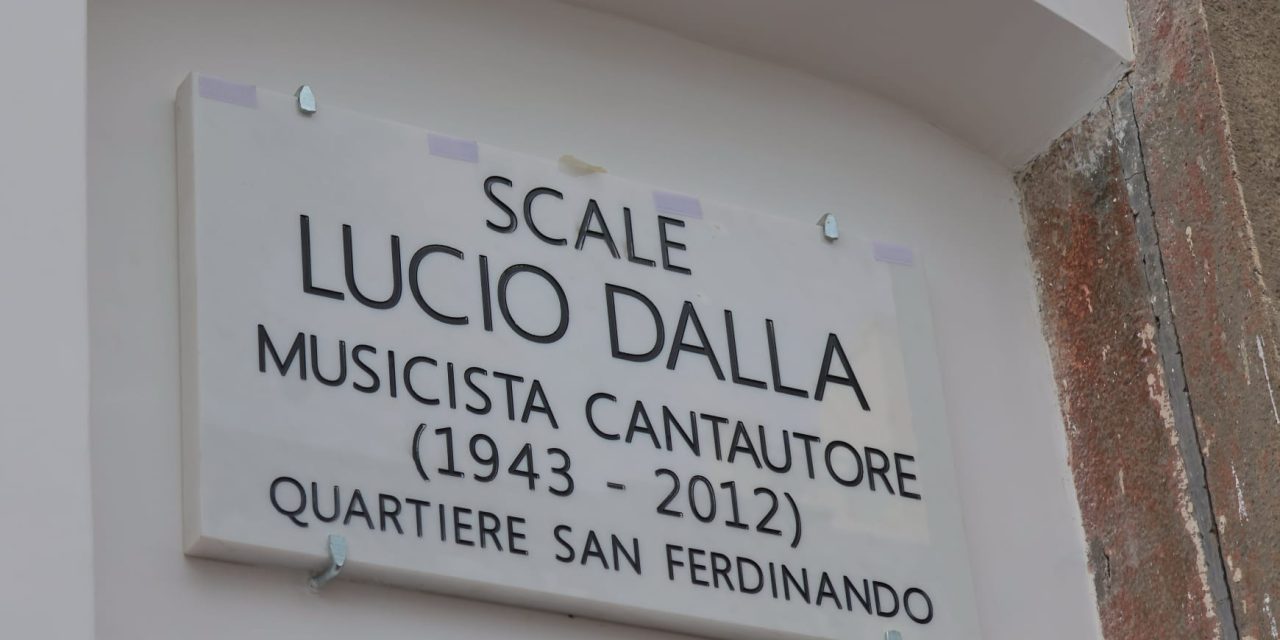 Napoli omaggia Lucio Dalla, il musicista cantautore bolognese che aveva legame viscerale con la città