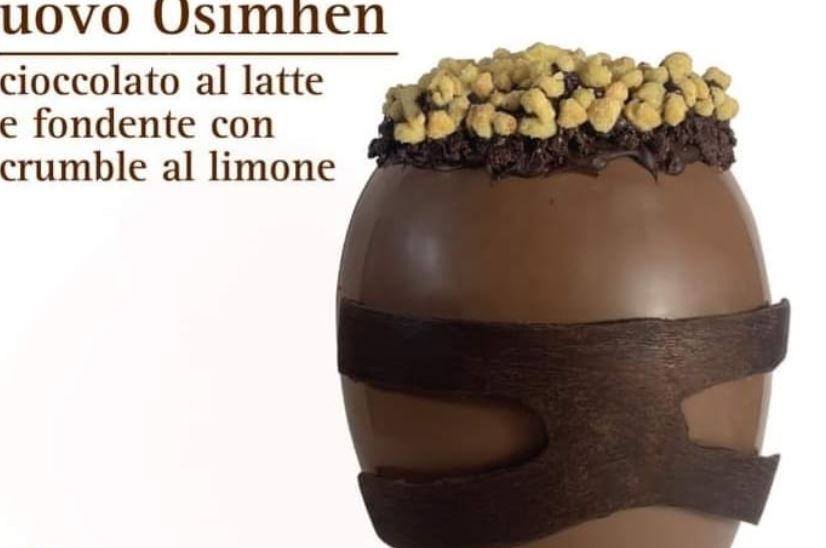 Ormai è ‘Napolimania’ ovunque: cioccolateria vesuviana ‘partorisce’ l’uovo di Pasqua Osimhen