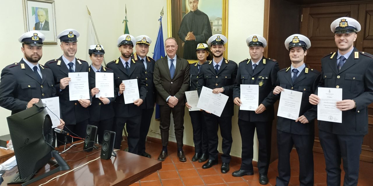 Torre del Greco. Palazzo crollato, agenti premiati per soccorsi e salvataggio di vite