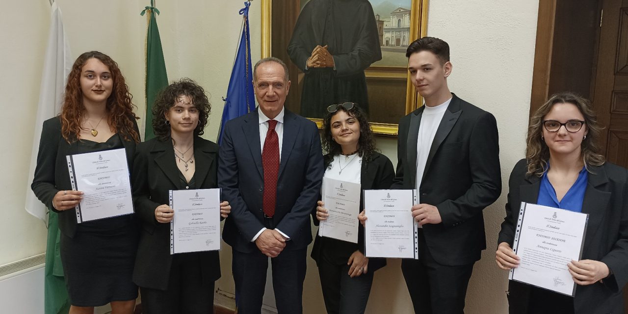 Torre del Greco. Encomi ai cinque studenti dell’istituto Degni protagonisti a Ginevra