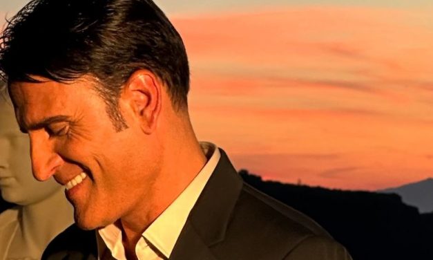 Sal Da Vinci apre la stagione dei concerti a settembre: per “Stasera che sera!” sul palco con ospiti d’eccezione. Ecco i dettagli 🗓