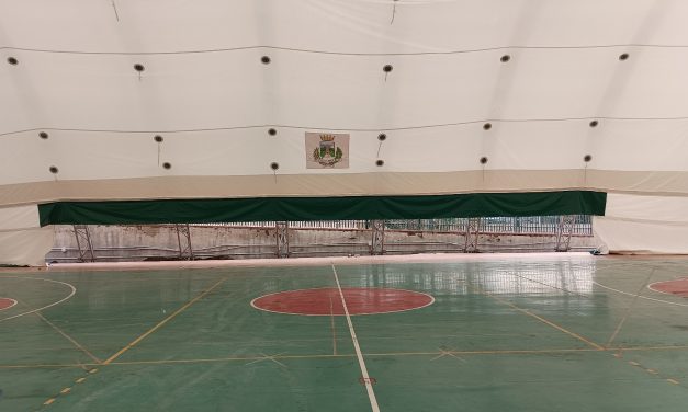 Torre del Greco, riaperta la tensostruttura La Salle