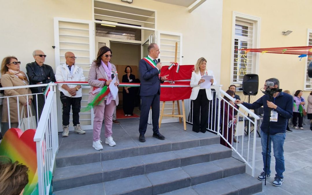 Torre del Greco, inaugurato il ristrutturato plesso Orsi di via Lava Troia
