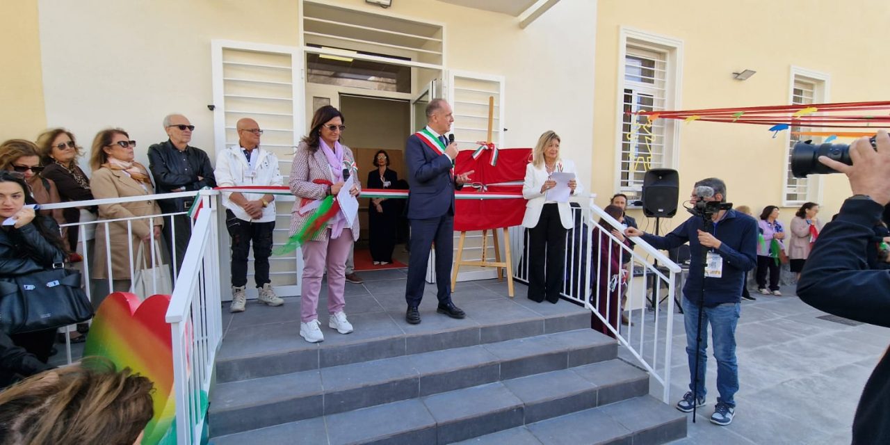 Torre del Greco, inaugurato il ristrutturato plesso Orsi di via Lava Troia
