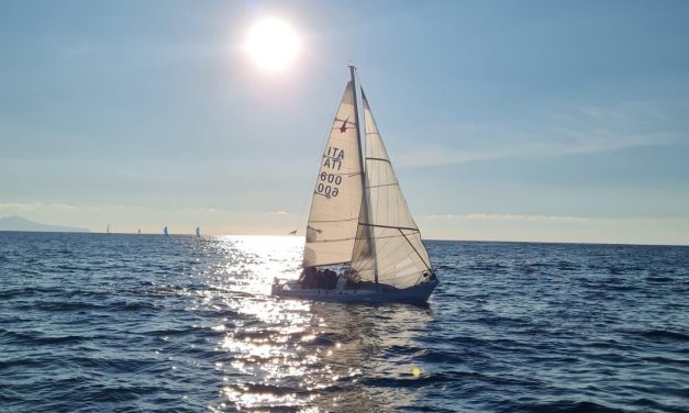 Vela: Wonderfull trionfa a Torre del Greco nel trofeo Meteor “Costa del Vesuvio”