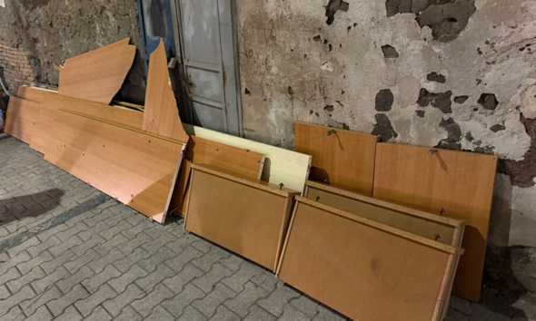 Torre del Greco. Sorpresi a depositare rifiuti speciali sui marciapiedi: due denunciati