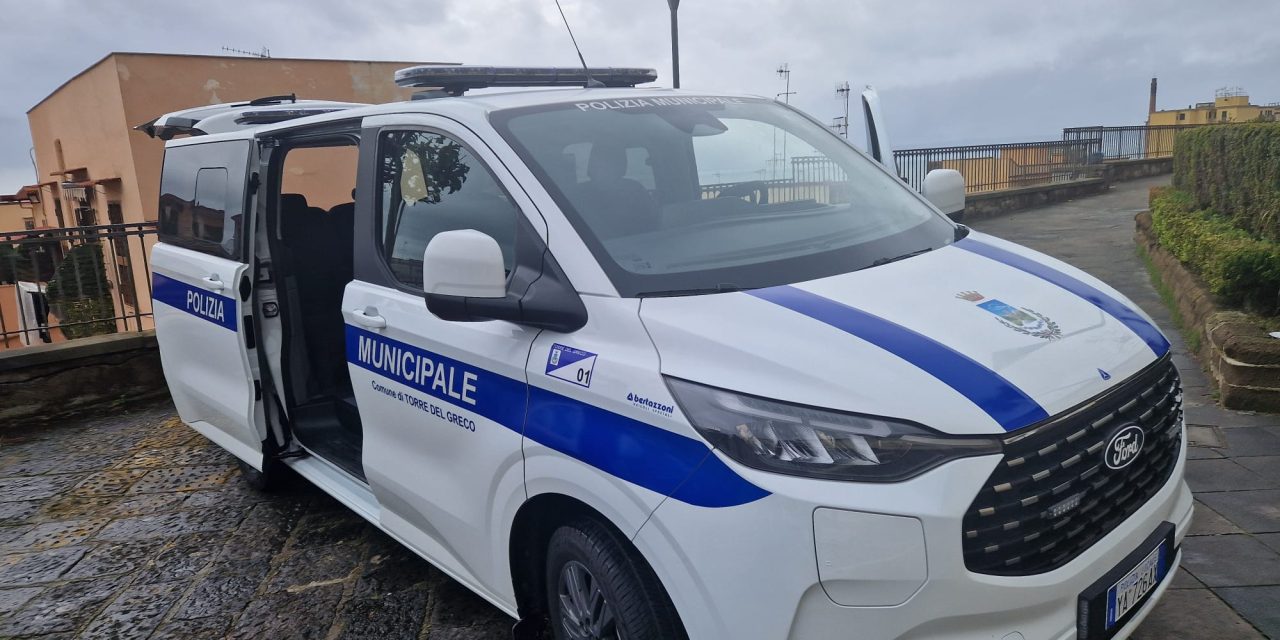 A Torre del Greco un ufficio mobile in dotazione alla polizia municipale
