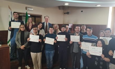 Torre del Greco, proclamati tredici ambasciatori del corallo. Sono i ragazzi che hanno partecipato al progetto “Sulle ali dell’airone”