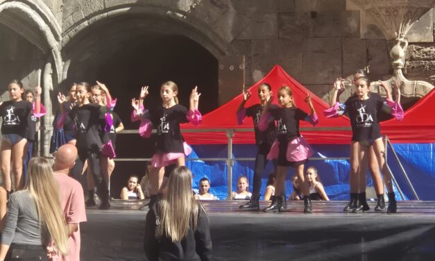 Danza in Prima – Il Cortile del Maschio Angioino trasformato in palcoscenico a cielo aperto