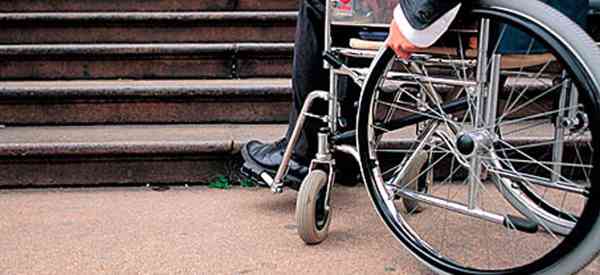 Forti disagi all’ICS “De Nicola-Sasso”, alunni disabili senza elevatore
