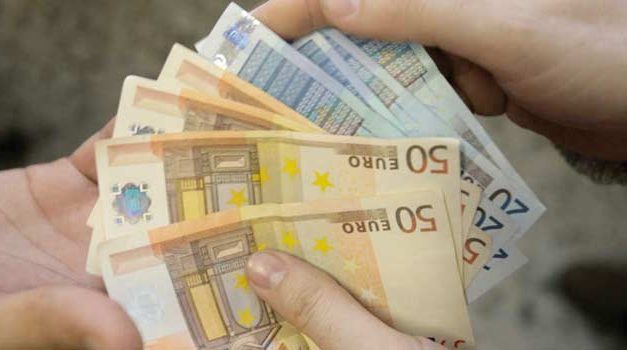 Al via l’avviso pubblico “Buoni a Natale 2025”: sostegno alle famiglie in difficoltà economica di Vico Equense