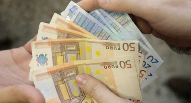 Fino a 1000 euro di interessi al mese: arrestato usuraio